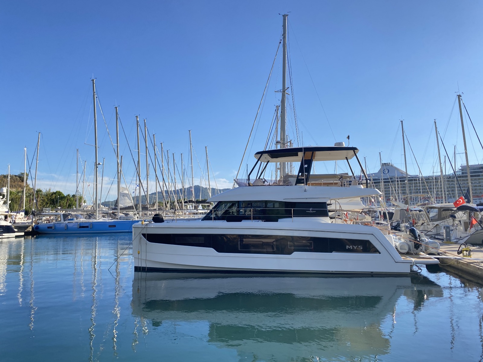 Fountaine Pajot MY 5