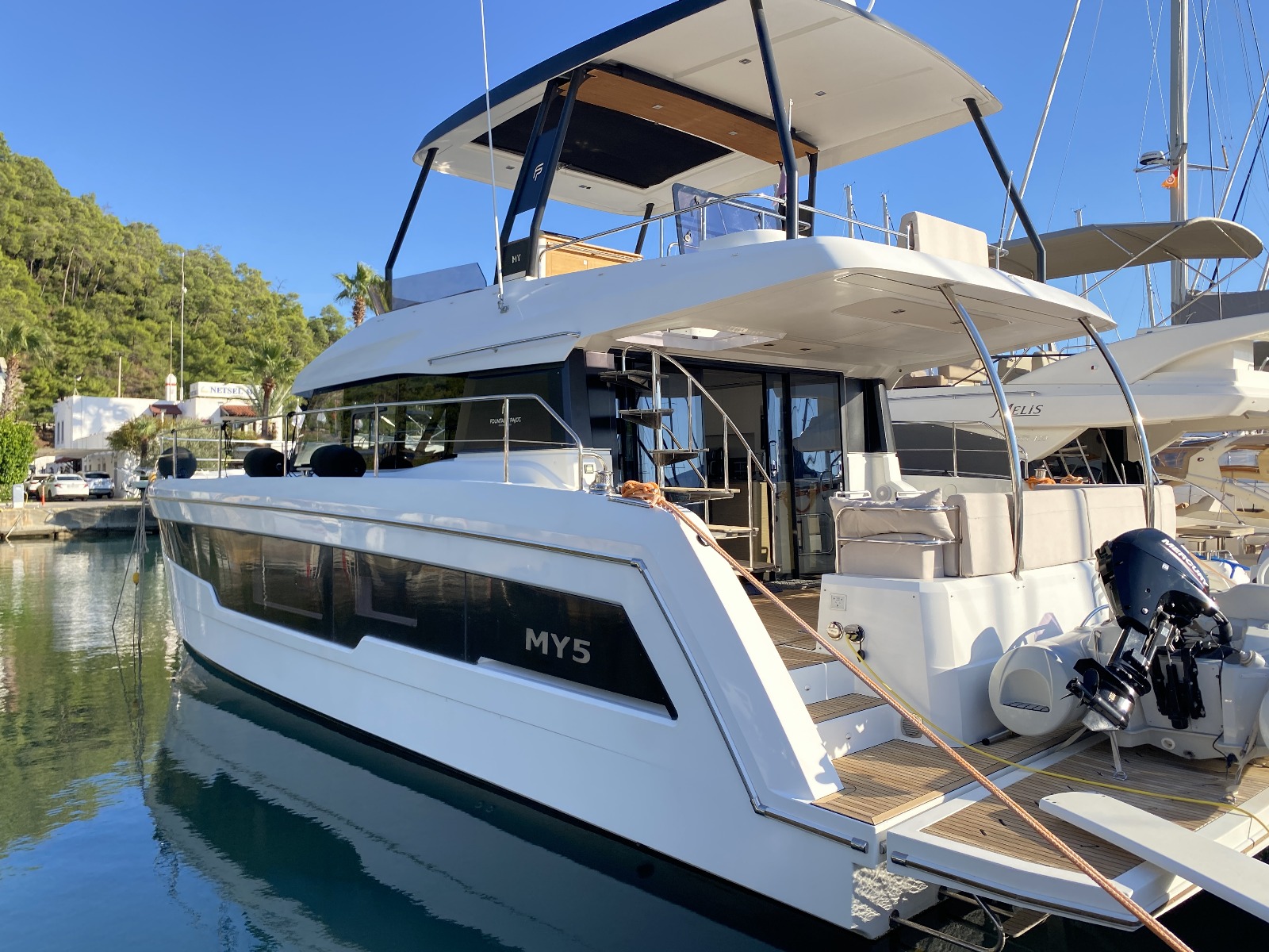 Fountaine Pajot MY 5