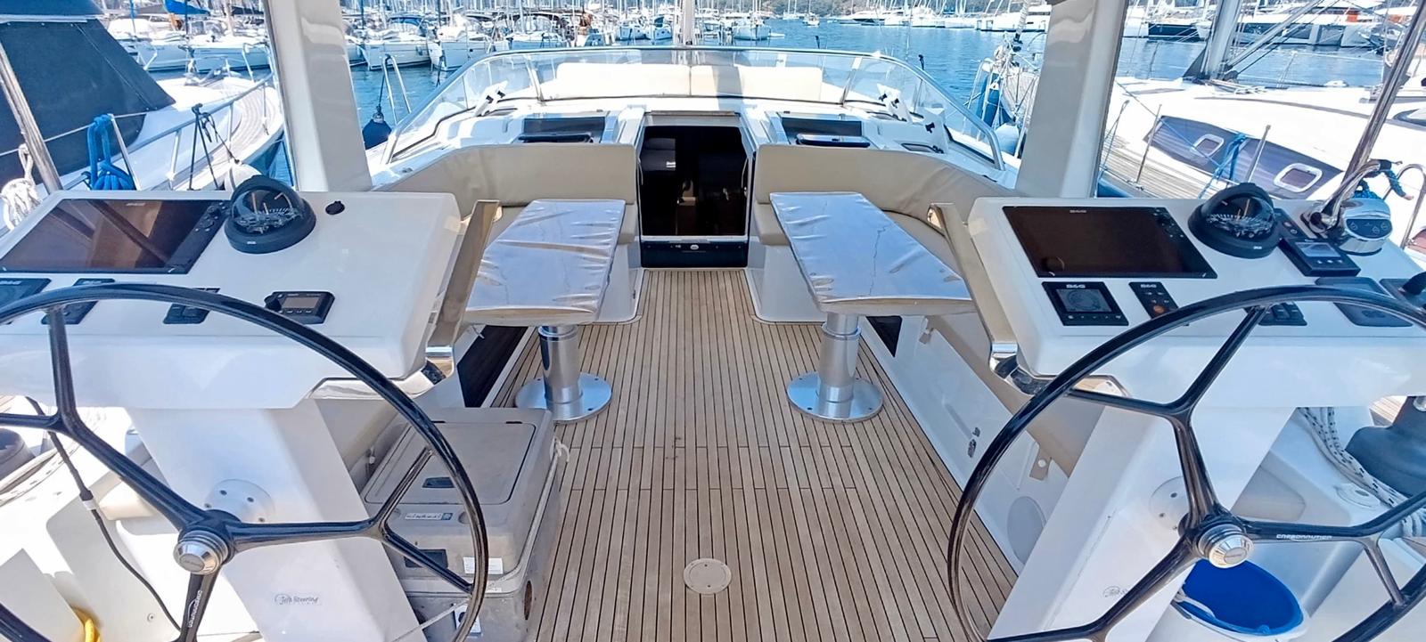 Hanse 548
