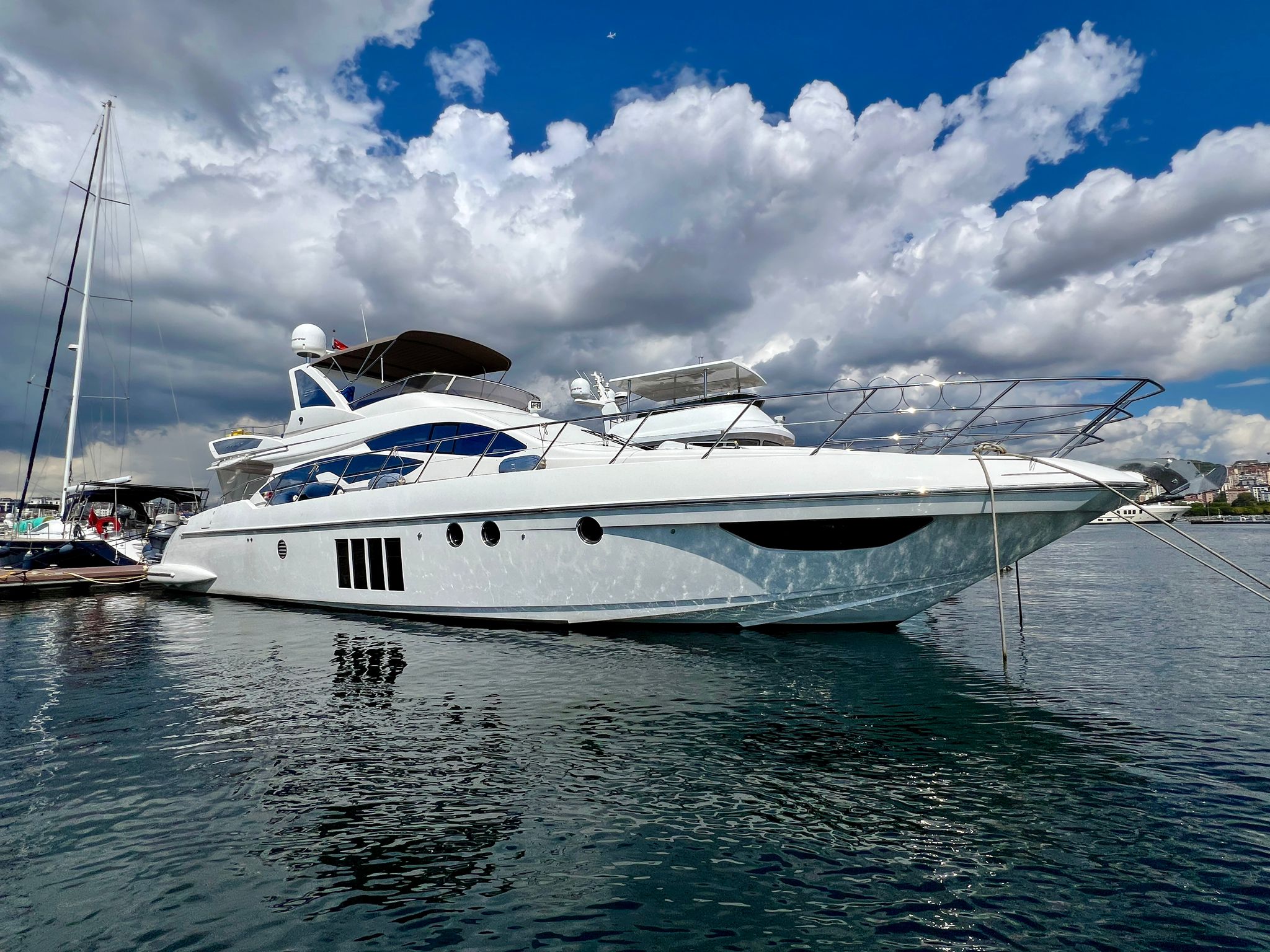 Azimut 64 FLY