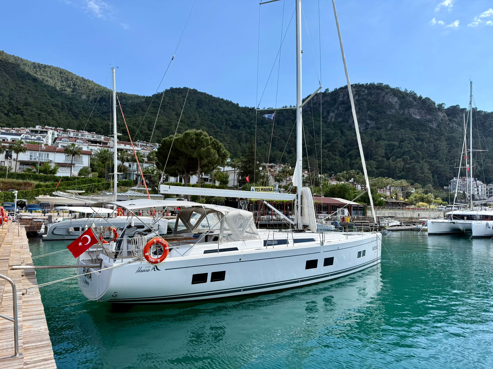 Hanse 548
