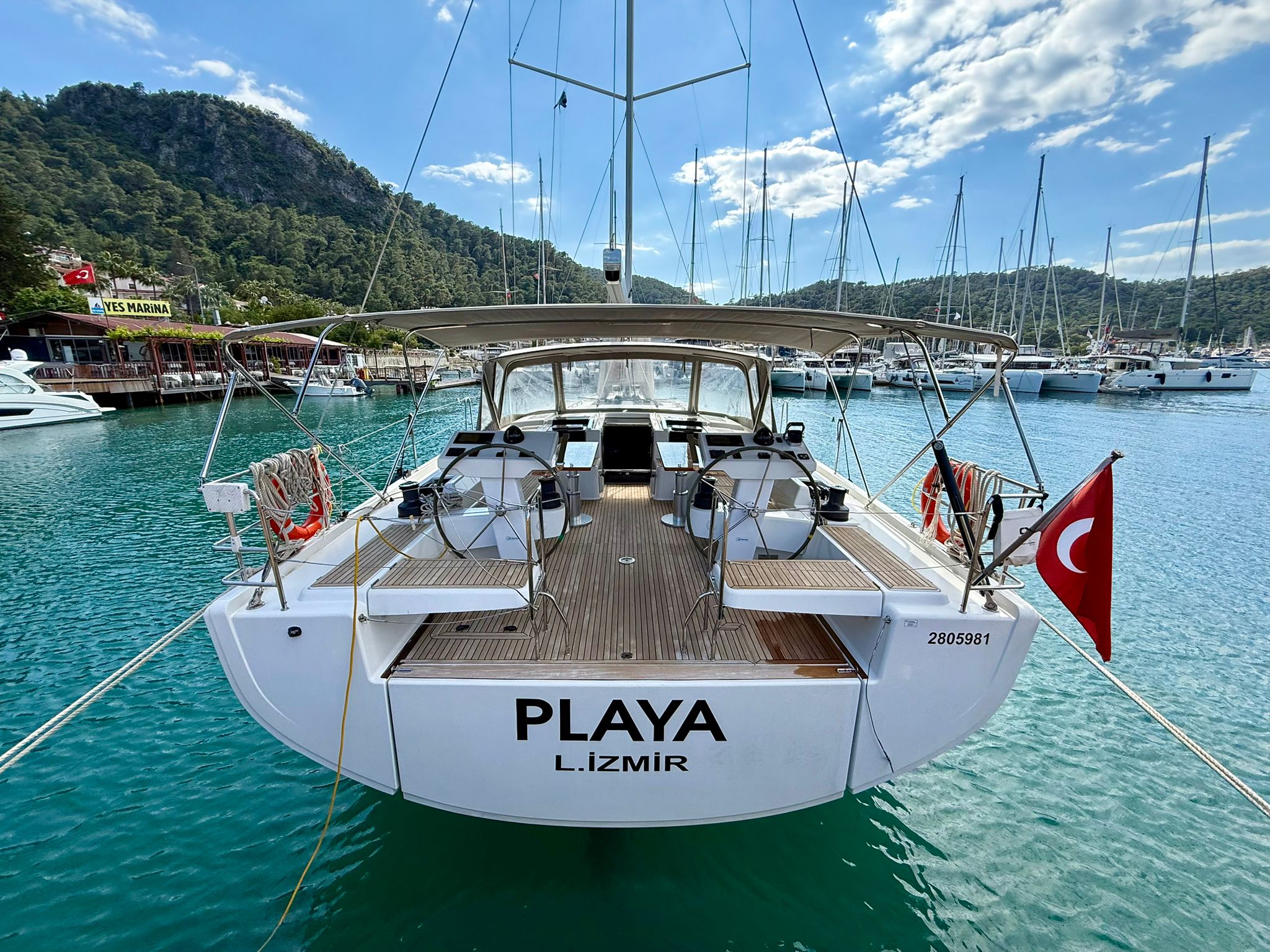 Hanse 548