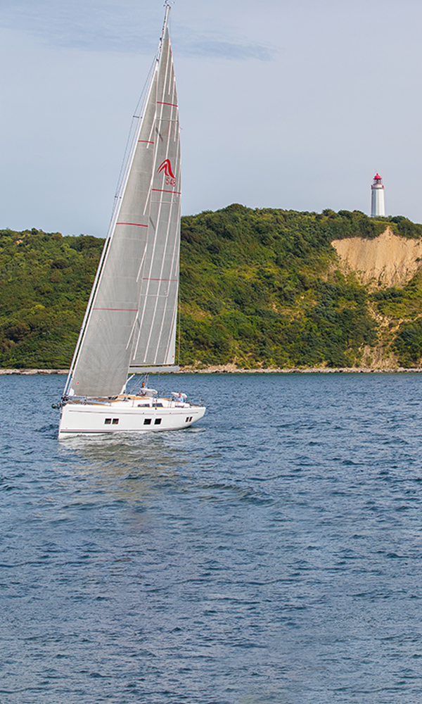 Hanse 548